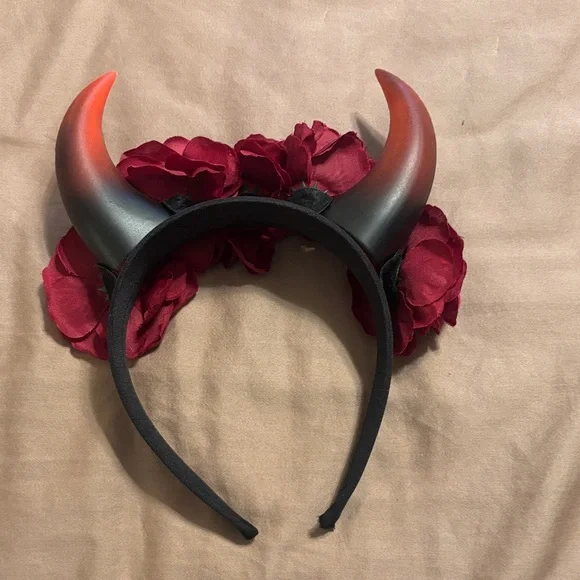 Spirit Halloween Adult Gothic Devil Costume includes Face Jewels and choker -L - Picture 10 of 14